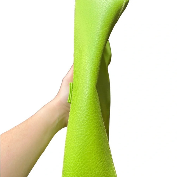 Vibrant Green Y2K Shoulder Bag - Picture 4 of 4